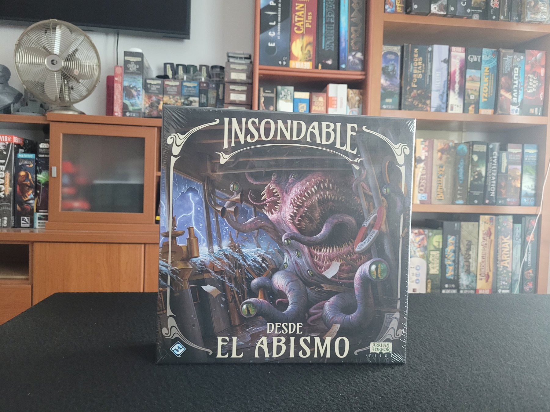 Juegos de mesa en las estanterías de la asociación